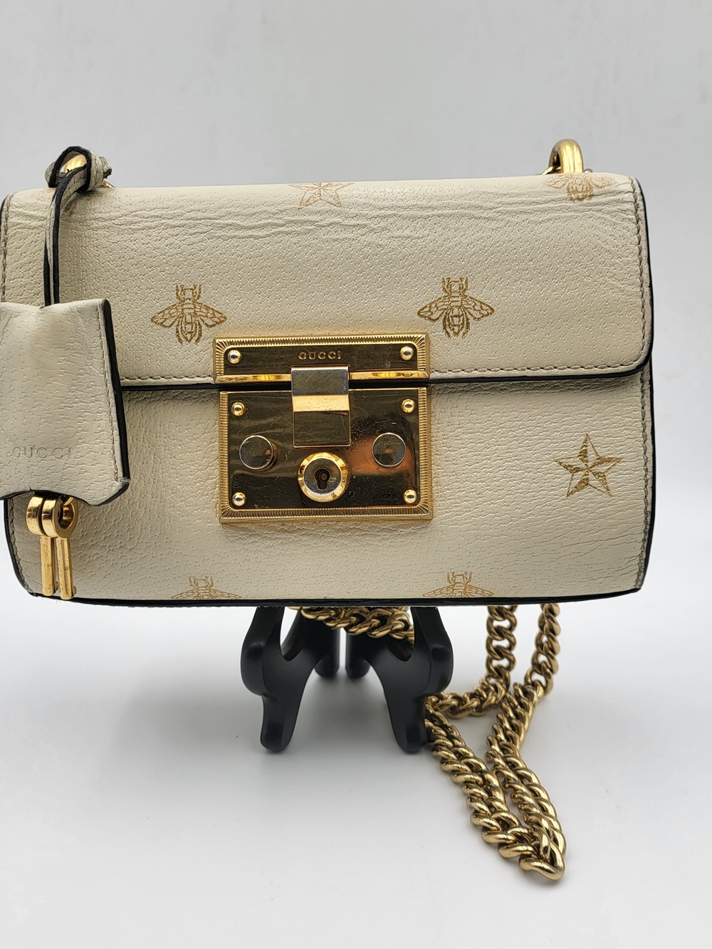 GUCCI Grained Calfskin Bee Star Small Padlock Shoulder Bag White..Authentic..